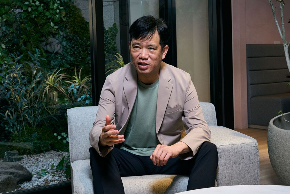 株式会社ヌーラボ 代表取締役 CEO 橋本 正徳  飲食業・建築業を経て2001年にプログラマーへ転身。オープンソース文化に影響を受けWebアプリケーション開発およびチーム開発の知見を深め、2004年株式会社ヌーラボを設立し代表取締役CEO就任。
