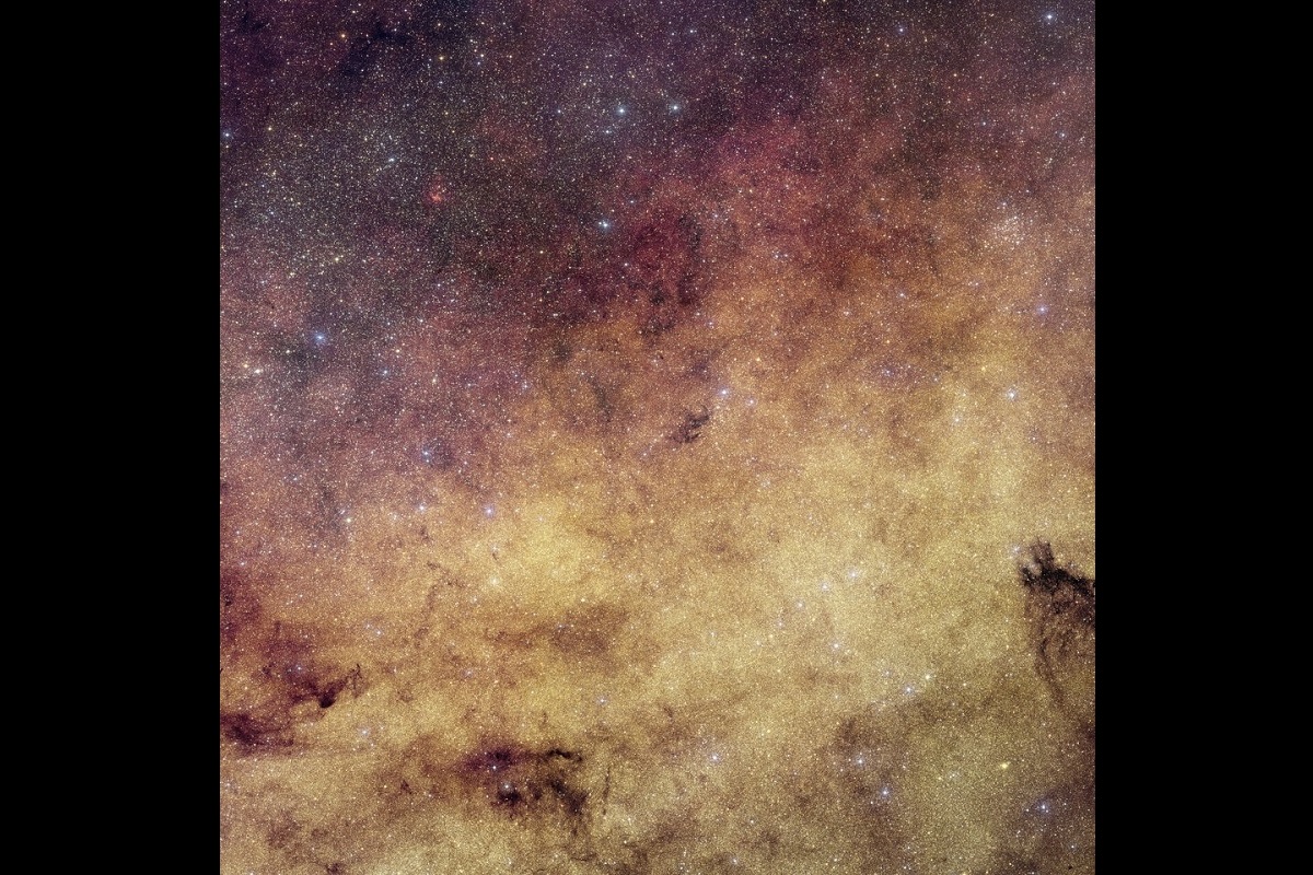 銀河系中心部研究者「絵画」原画 恒星6000万個を捉えた銀河系中心部の最新画像、系外惑星探索の新たな道