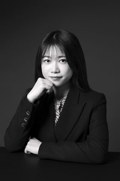おおつき・ゆい◎1995年生まれ。早稲田大学在学中の2017年にFinTを創業。大手企業400社以上のSNS起点マーケティング、ASEAN進出支援事業を手がける。経産省等主催の「ASEAN JAPAN Generation Z LeadersCommunity」日本代表。26年4月にはベトナムに次ぐ海外2拠点目となるタイ支社を設立した。