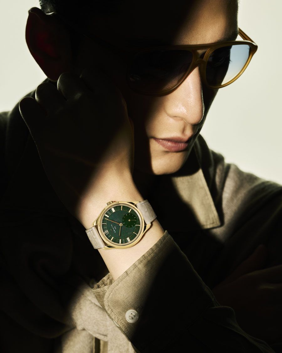 手巻き、18KYGケース、ケース径39mm。世界限定161本。7227000円〈ゼニス／LVMHウォッチ・ジュエリージャパン ゼニス Tel:03-3575-5861〉