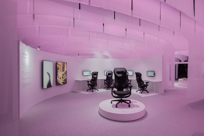 世界最大級のオフィス家具見本市「オルガテック東京2026」で「ORGATEC TOKYO Awards 2026」準グランプリを受賞したコクヨブースの様子。