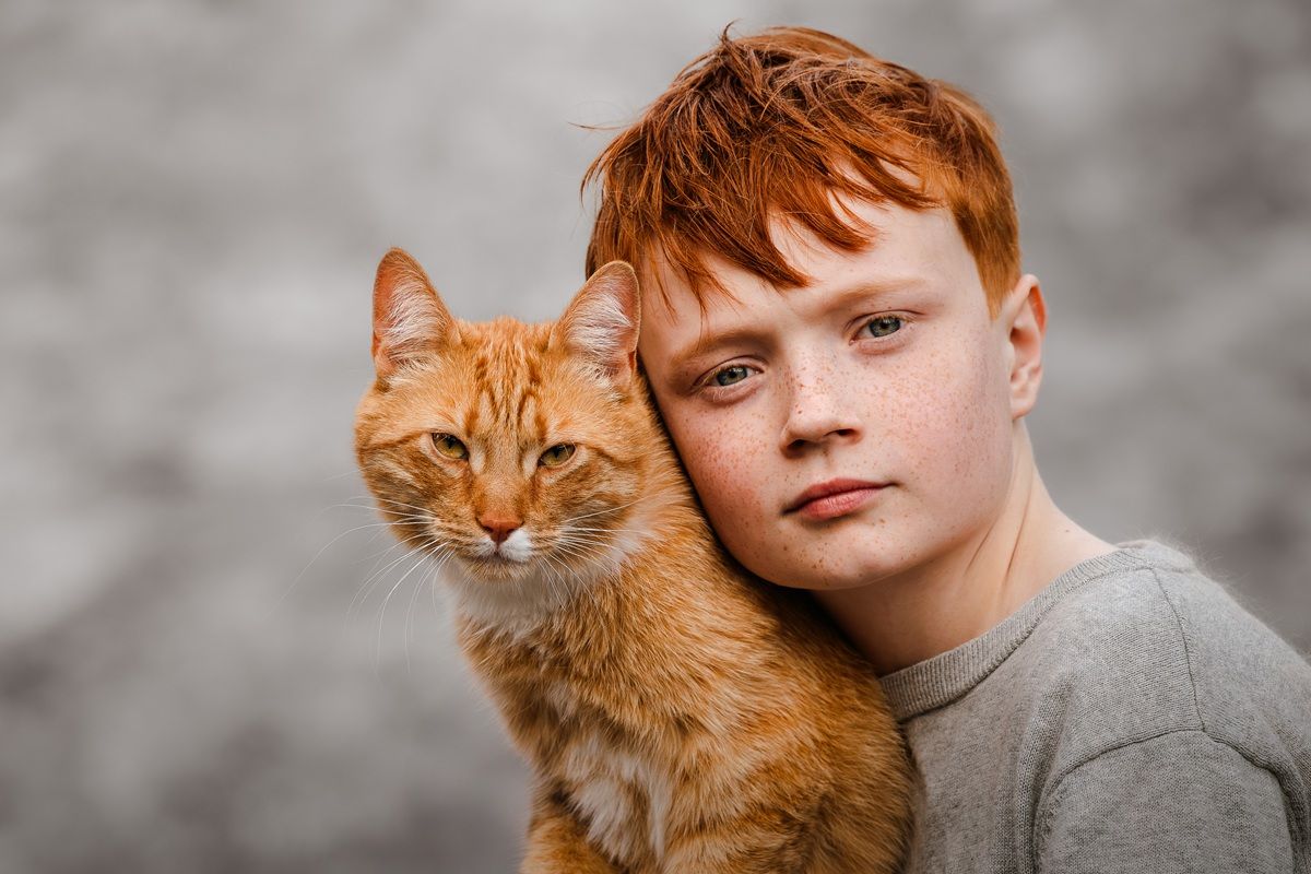 ティーンエイジャーたち（Teenagers）、ペットと人部門ファイナリスト　Jaana Vuola - International Pet Photography Awards 2026