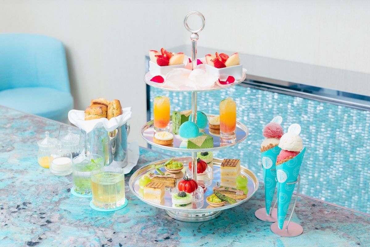 Blue Box Café by Natsuko Shoji の「1st Anniversary Afternoon Tea」。1万4300円（サービス料別）、8月31日まで。