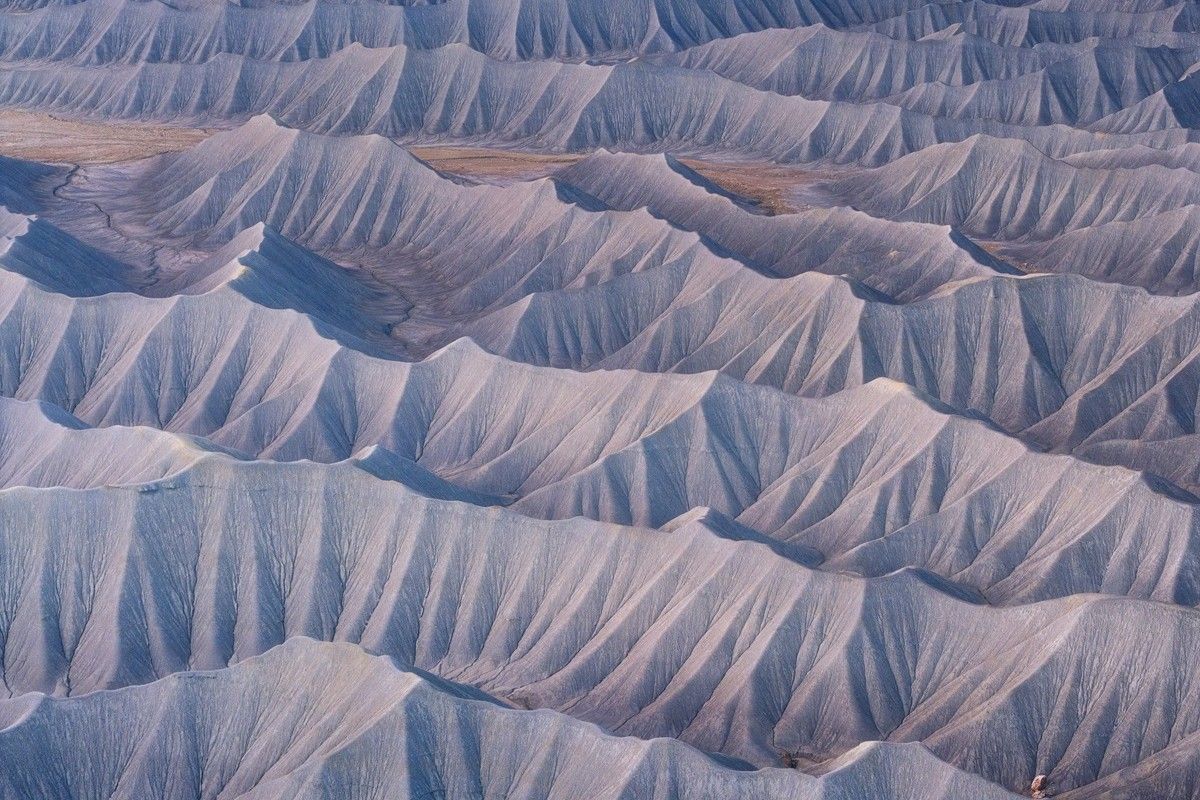 「冬のギザギザ（Serration, Winner）」 2026年審査委員長賞。A.J. Rich, U.S - International Aerial Photographer of the Year 2026