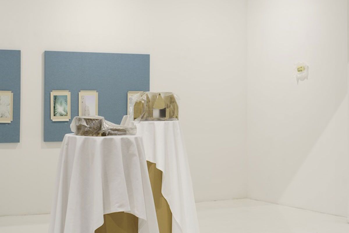 2025年にCalm & Punk Galleryで開催した個展「Over My Head」の様子