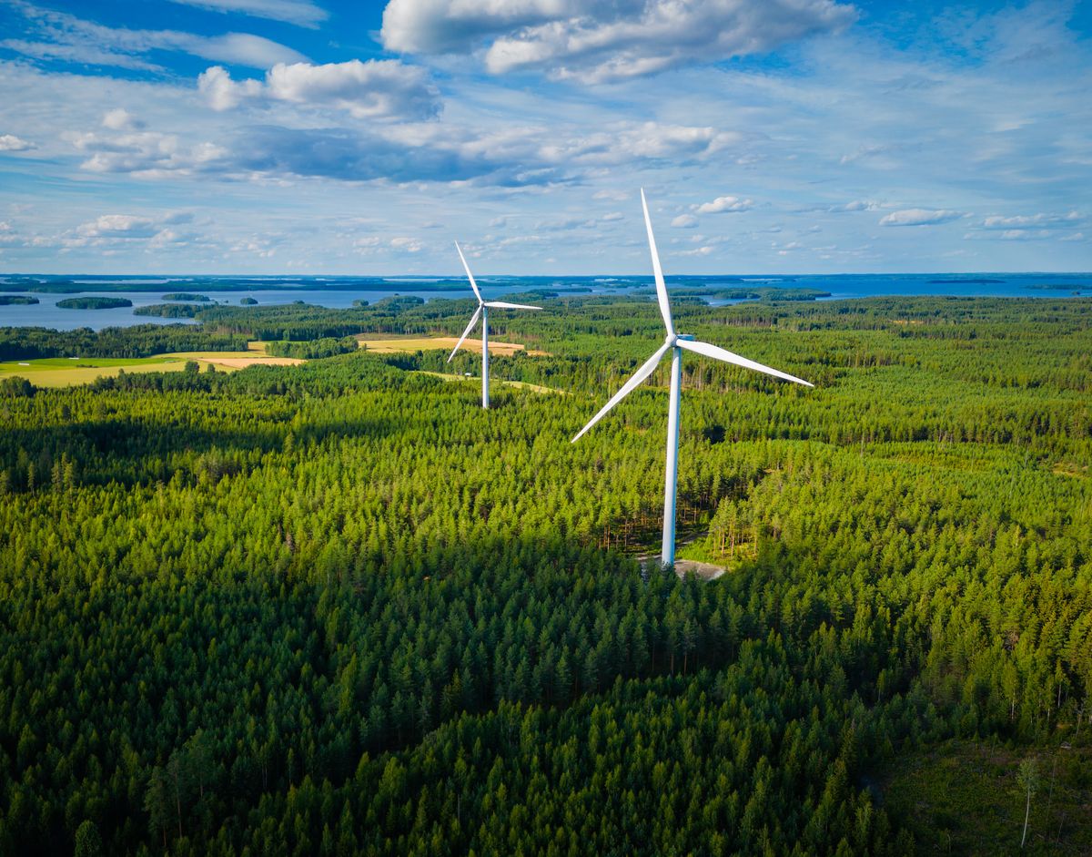 フィンランドは2025年現在、電力自由化と電源の多様化を推し進め、すでに電力の96％をクリーンエネルギーで賄う高度な市場を形成している　　Miemo Penttinen - miemo.net / Getty Images
