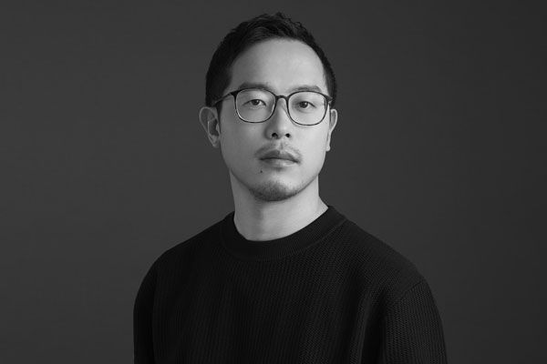 吉本英樹◎2008年東京大学工学部航空宇宙工学科卒、16年に英ロイヤル・カレッジ・オブ・アート博士課程修了。15年に英国でTangentを設立。日本の伝統工芸と現代技術を融合させる国際的イニシアティブ「Craft x Tech」を主宰する。