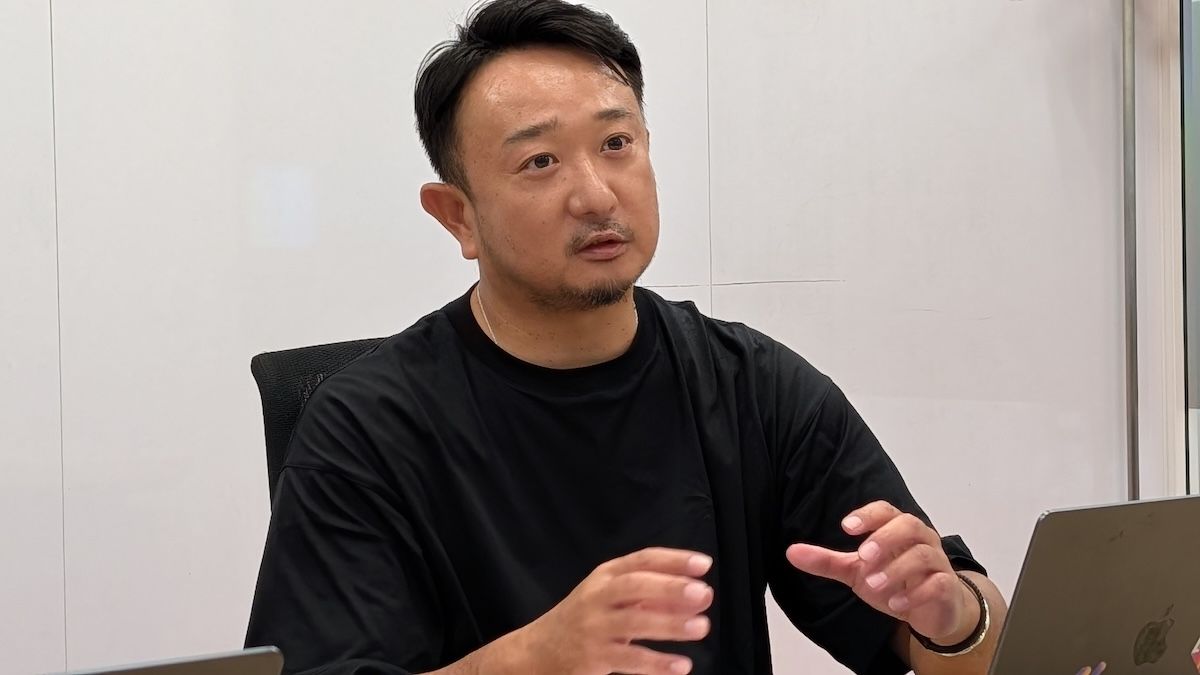 楽天デザインラボ内で複数メディアをまたぐ多様な表現の実装を率いる、楽天デザインラボ インターメディアクリエイティブグループ マネージャー 宮下尚久氏