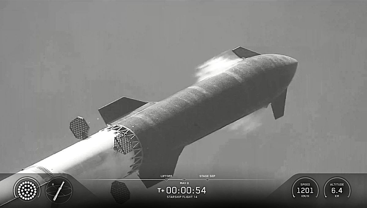 打ち上げから約1分後にはマックスQ（最大動圧点）を通過 （C）SpaceX