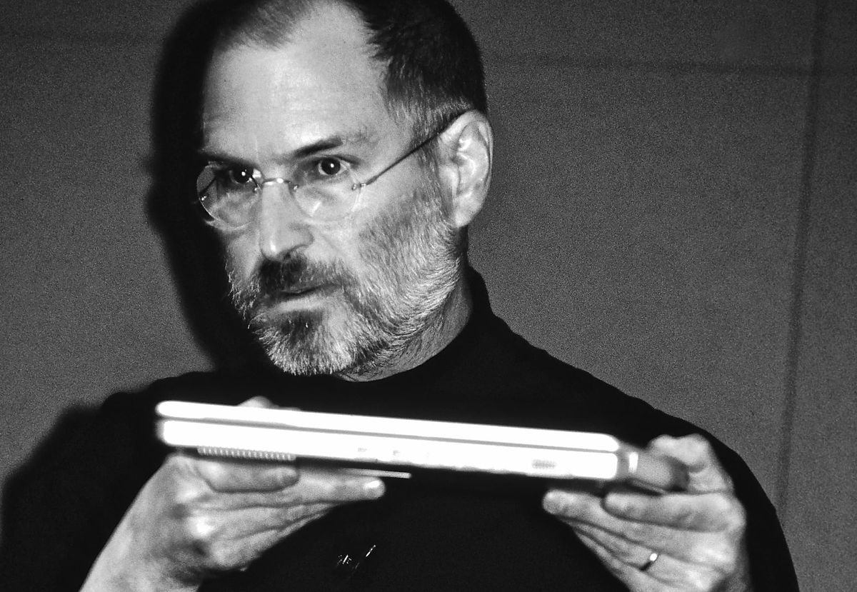 2003年、銀座のアップルストアでプレゼンをするスティーブ・ジョブズ　　© naonori kohira