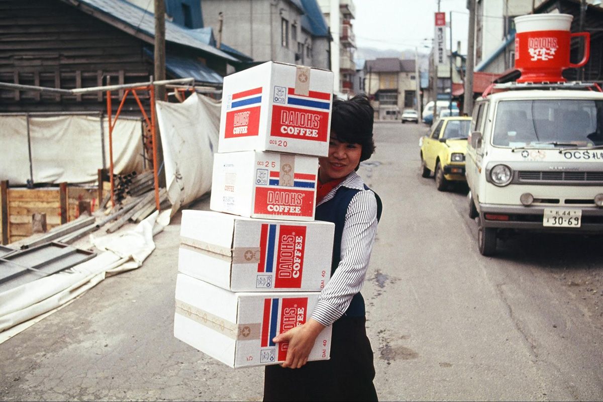 事業初期のルート営業。商品を届ける訪問が、顧客との継続的な接点になる。（写真提供＝ダイオーズ）