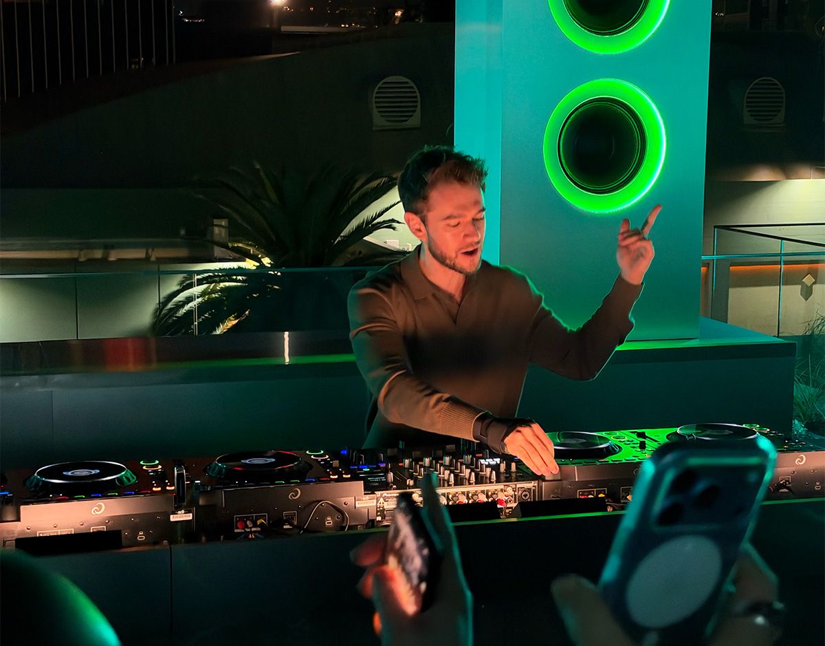 Apple Experienceのイベントを締めくくったイブニングセレブレーションは、グラミー賞受賞DJ・プロデューサーのZeddが花を添えた