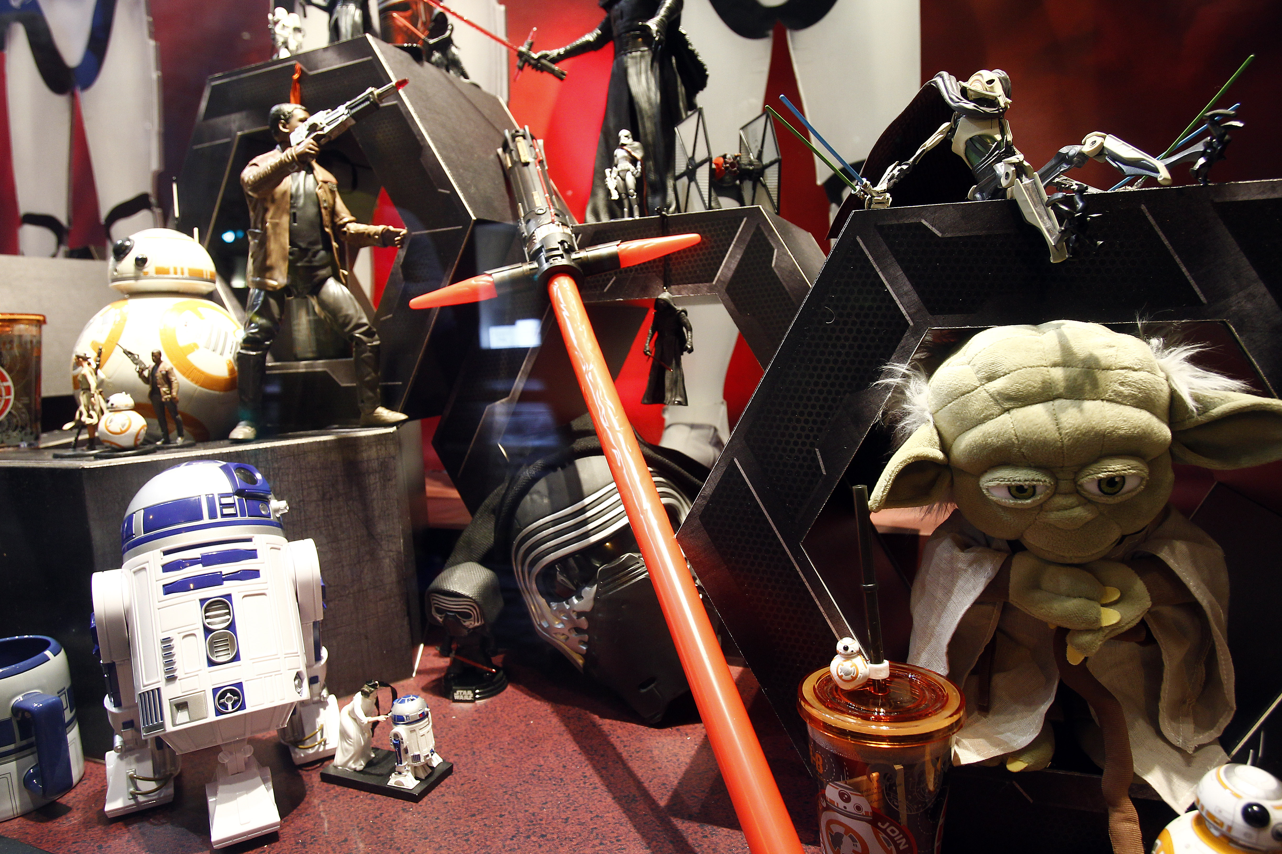 スター・ウォーズ関連グッズ 2016年は売上6000億円を予測 | Forbes