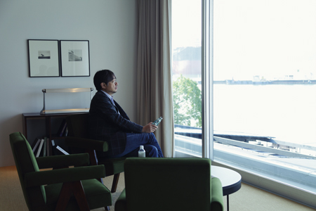 山口薫、沼地で飛ぶ飛行機、超希少、レゾネより、 新品額付 小山薫堂「半世紀ぶりの水陸両用機」で瀬戸内周遊の旅 | Forbes JAPAN