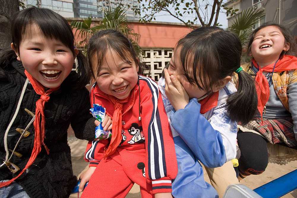 留守児童7千万人、高齢者2億人 ロボット都市・深センが挑む中国の課題