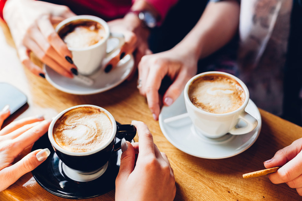 コーヒーが好まれるのはなぜ？ 興味深い「心理的」影響が明らか