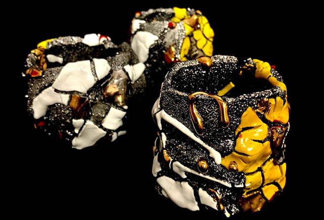 生命を燃やす創作家たちと世界を結ぶ──それが画家の家庭に生を享けた