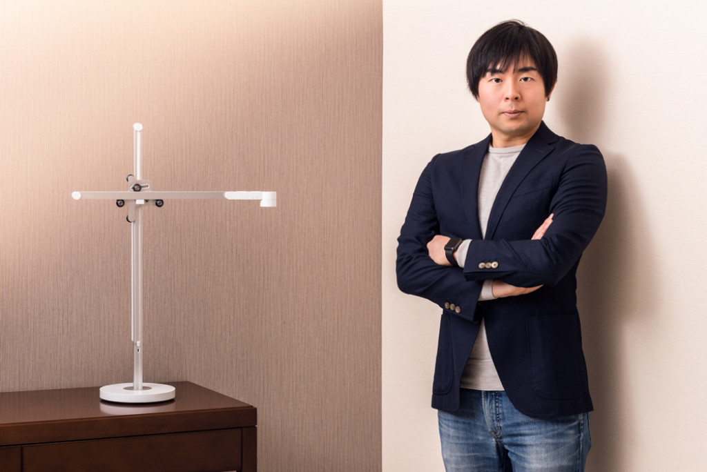AIの第一人者、東大招聘講師、著作多数。巣籠悠輔がダイソンのデスクライトを語り尽くす | Forbes JAPAN 公式サイト（フォーブス ジャパン）