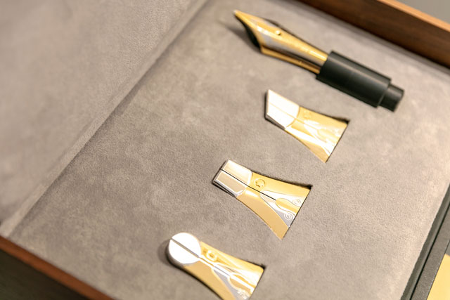 モンブラン　万年筆　ビスポークニブ　銀座本店購入品 モンスターモンブランビスポークニブ : r/fountainpens