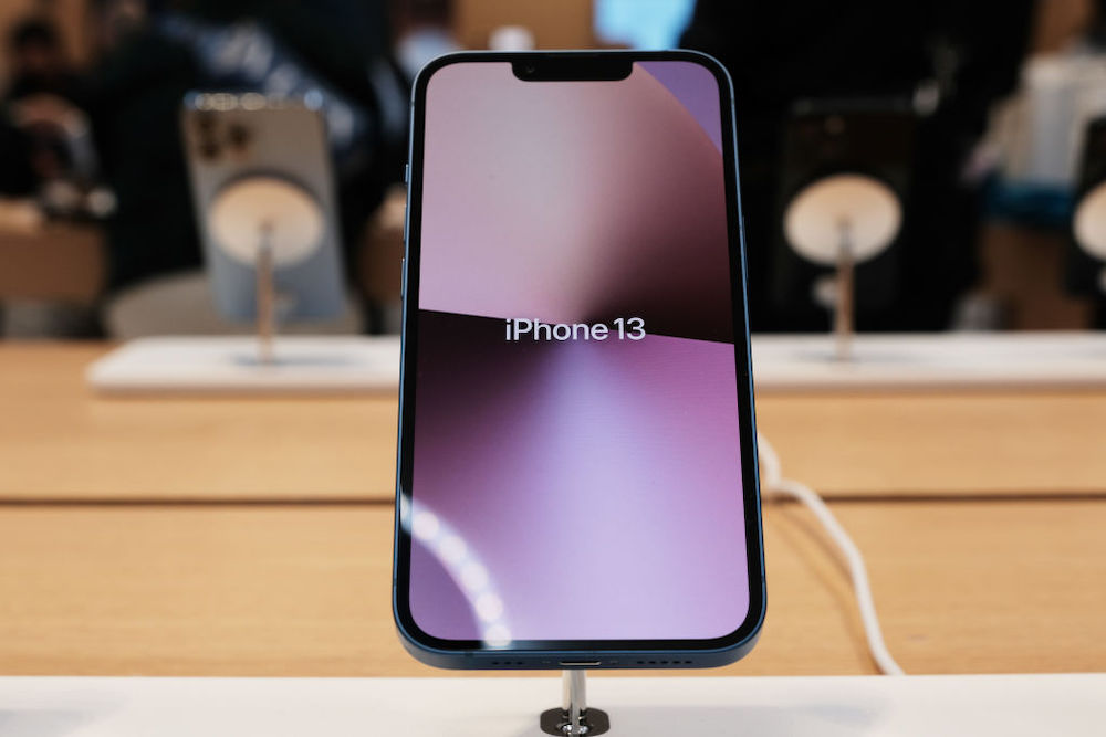 iPhone 13のディスプレイは非正規業者が交換するとFace IDが無効に