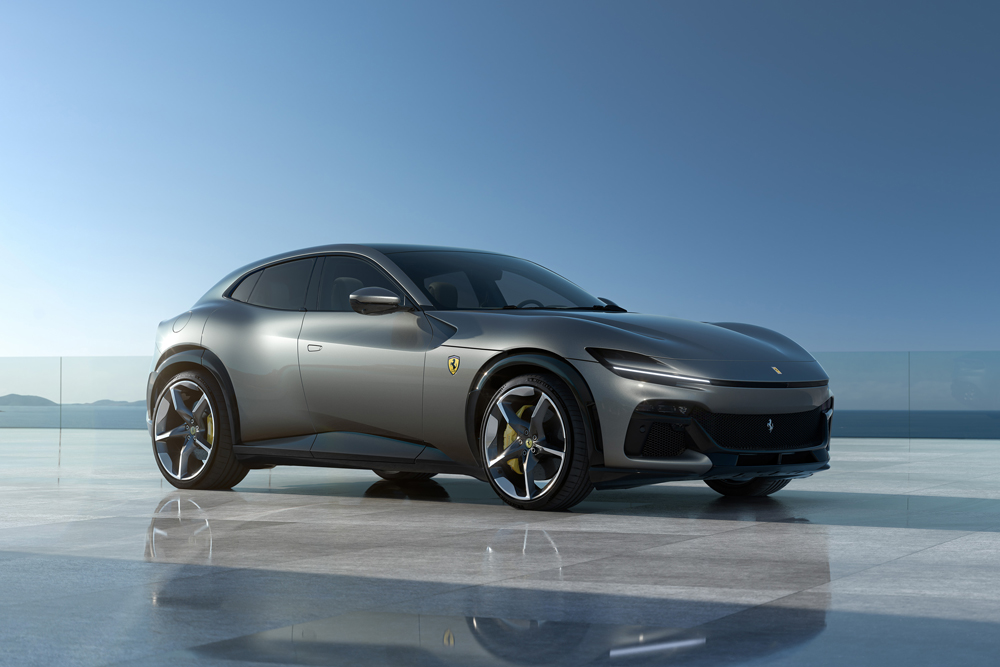 フェラーリ初の4人乗り4ドア、プロサングエ公開 首脳陣が語る | Forbes