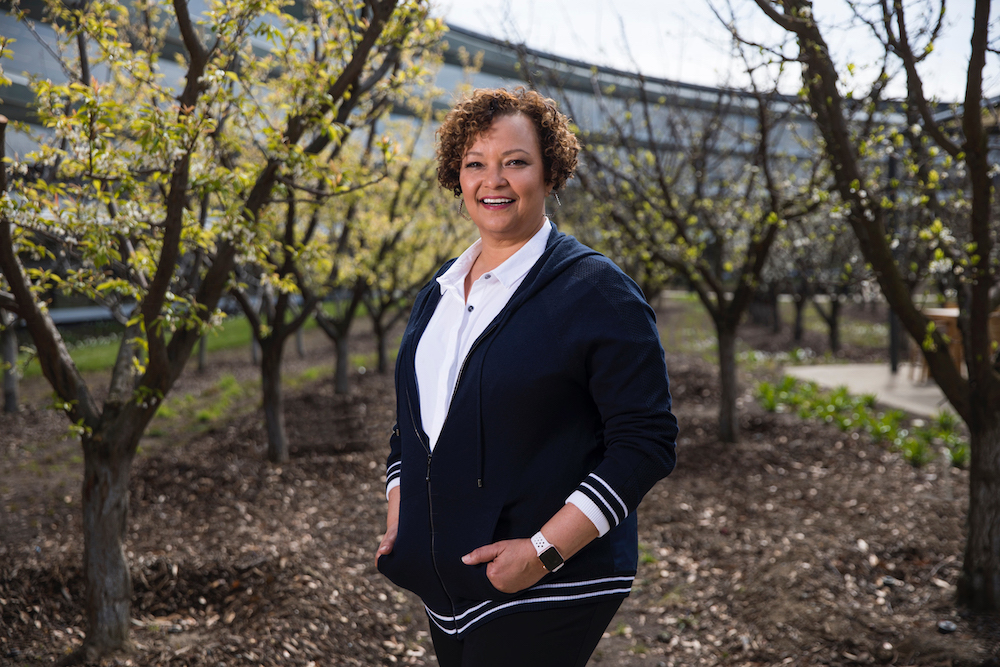 アップルで最もクリエイティブ」新iPhoneで女性化学者が仕掛ける脱炭素