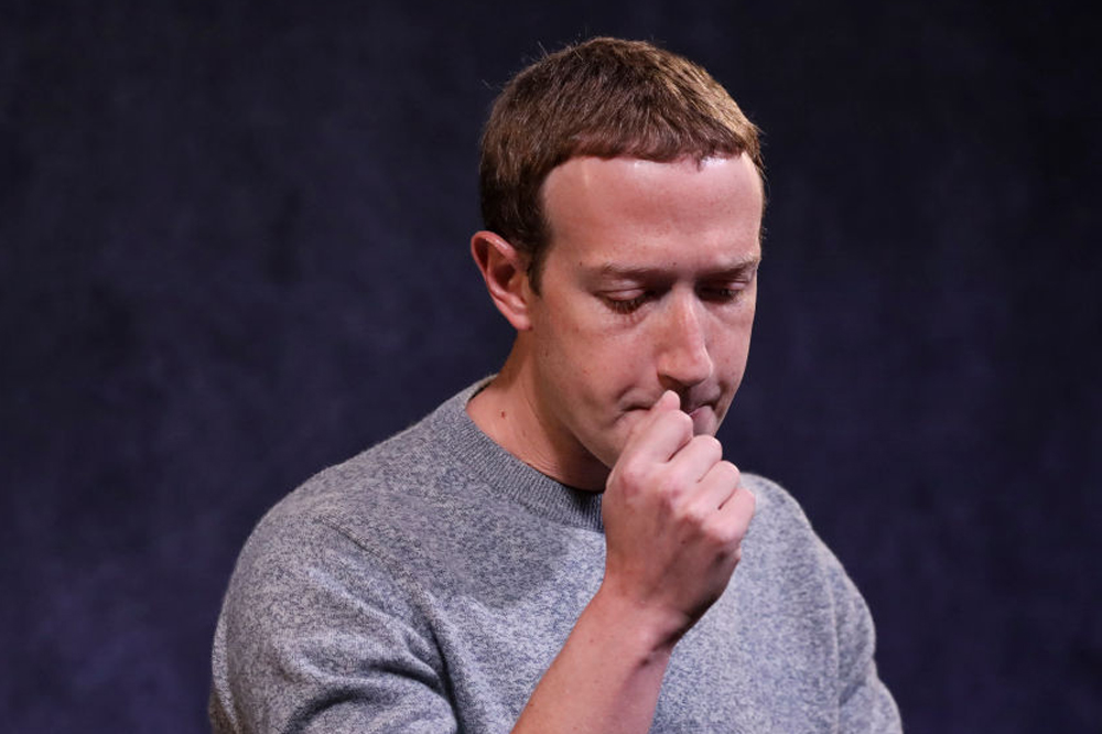 苦境鮮明のザッカーバーグ、2年間で1000億ドルの資産喪失 | Forbes