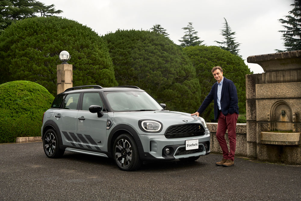 デザインでPHEVを選ぶなら。遊び心とスタイルあふれるMINIのPHEVをピーター・ライオンが解説。 | Forbes JAPAN 公式サイト（フォーブス ジャパン）