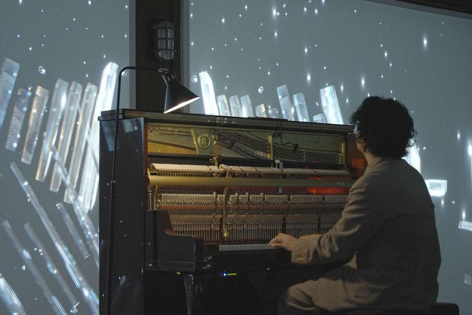 聞き手が「編曲」を担う？ 江﨑文武が一夜限りのインタラクティブな演奏会 | Forbes JAPAN 公式サイト（フォーブス ジャパン）