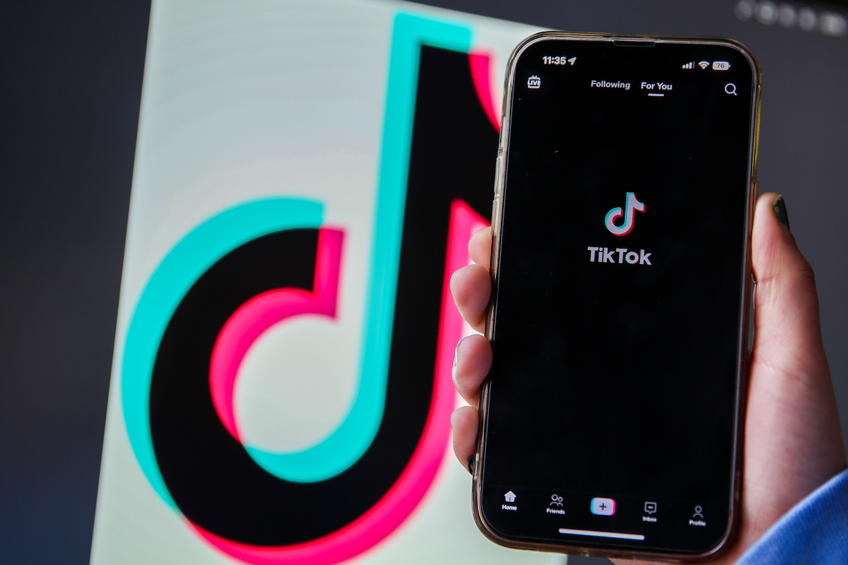 英国も政府端末でTikTok禁止 これまでに禁止令を出した国は