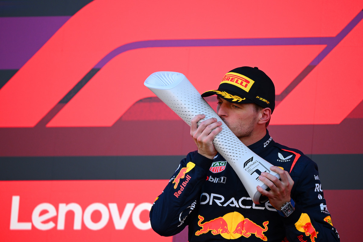 キスで輝くトロフィーがF1に登場 | Forbes JAPAN 公式サイト