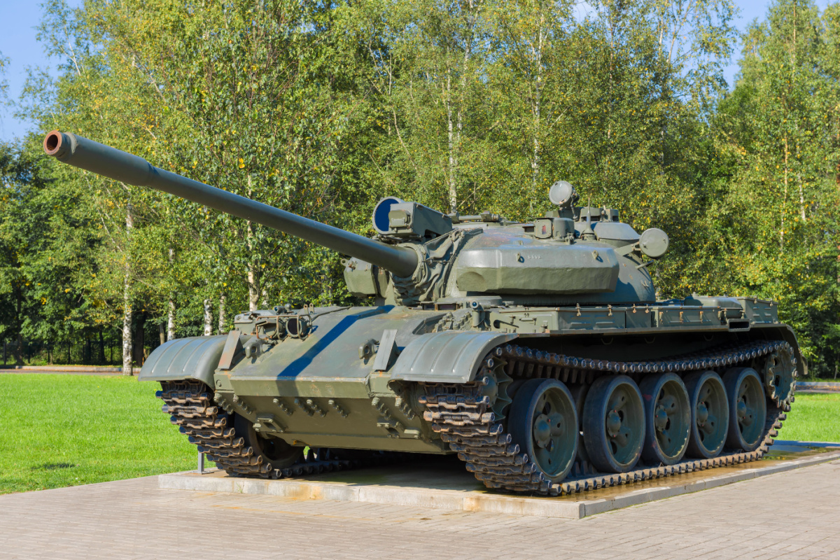 60年前のロシア軍戦車、ドニプロ川の橋頭堡攻撃試み撃破される