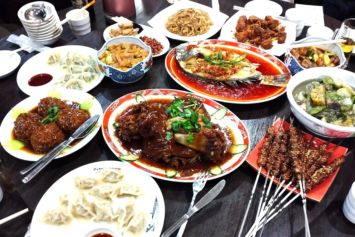 新春の大阪ディープチャイナ、話題のガチ料理店を訪ねる | Forbes