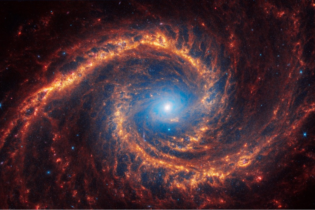 恒星は渦巻銀河の腕と腕の間「スパー構造」でも形成、ウェッブ望遠鏡で