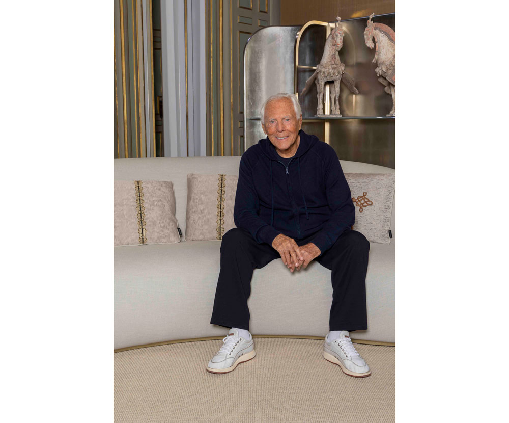 旅からインスパイアされた アルマーニ / カーザの新作をミラノサローネ