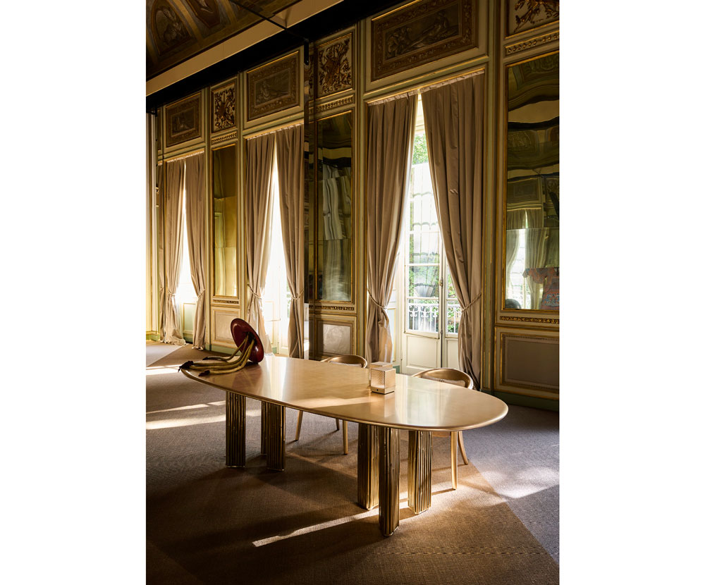 旅からインスパイアされた アルマーニ / カーザの新作をミラノサローネ