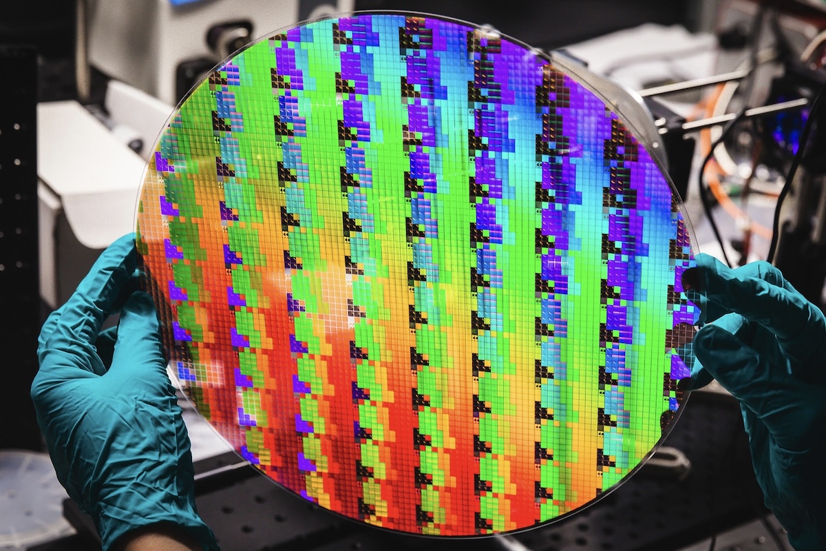 iPhoneのノッチをなくし、Android端末で安価で安全な顔認証を実現する