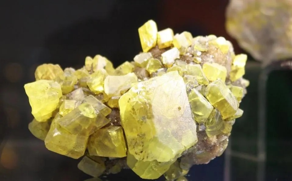 硫黄の結晶　石 火星探査車が硫黄の結晶でいっぱいの「宝箱」を偶然発見、NASA