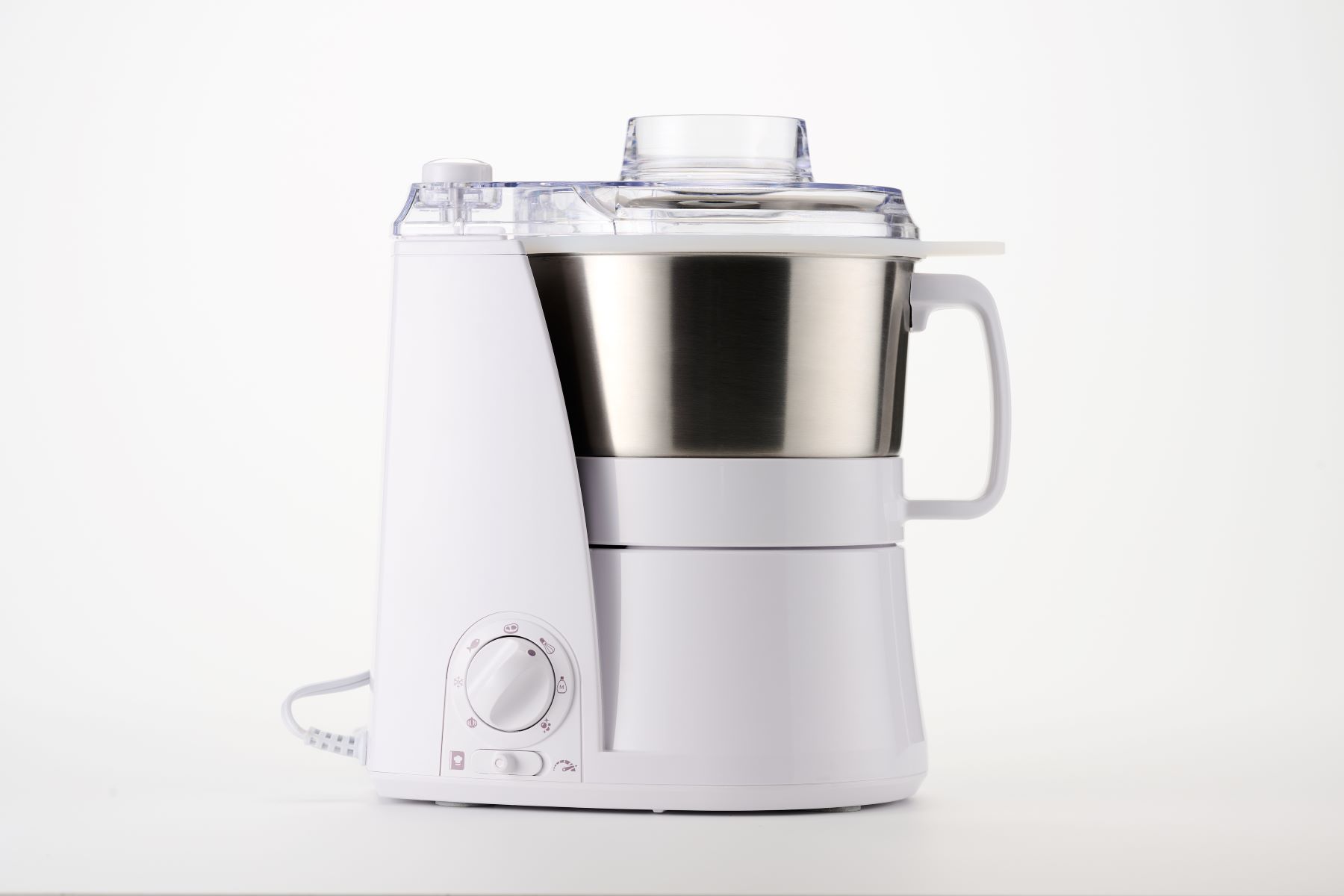 フードプロセッサー ホワイト 多機能 日本メーカーのフードプロセッサー プロの技を手軽に再現：気になる