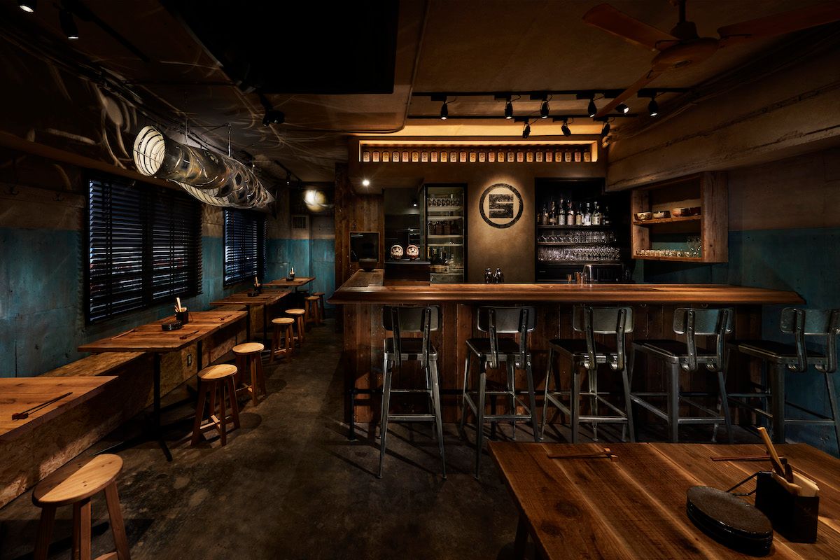 2022年に渋谷にオープンしたカクテル居酒屋「ゑすじ郎(えすじろう)」では、バーと居酒屋の垣根を取り払い、新しいシーンを創造する。