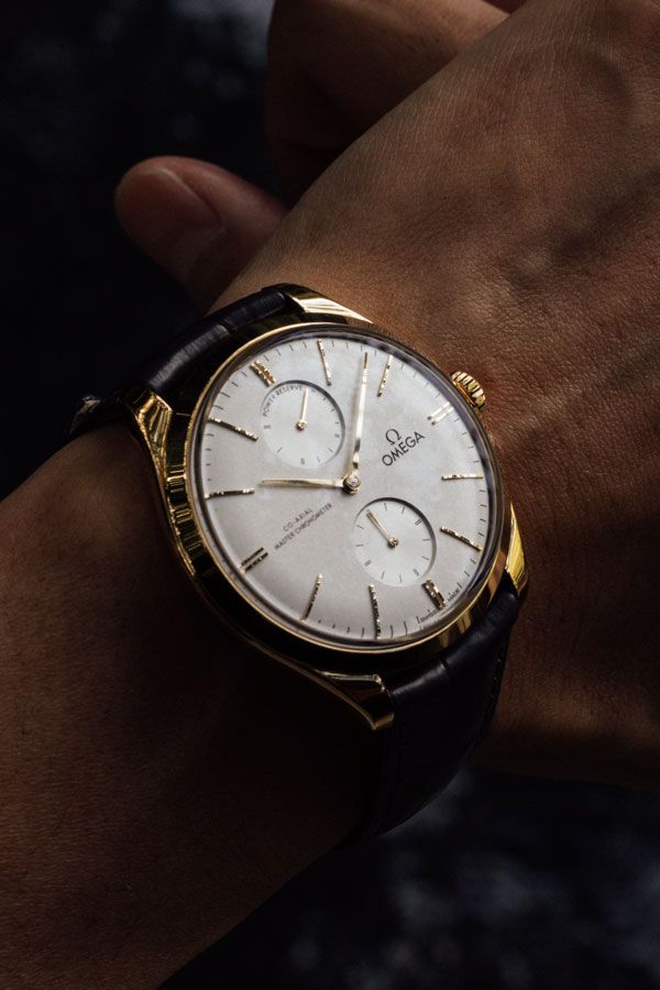 手巻き、18KYGケース、ケース径40mm。3190000円〈オメガTel:0570-000087〉