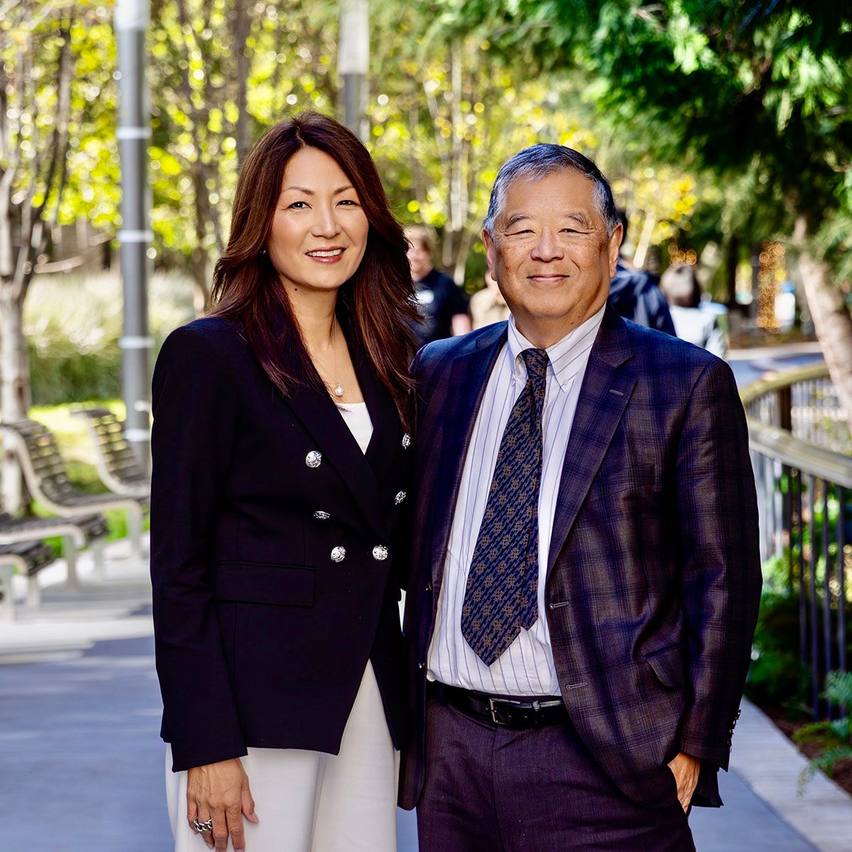 iQ360のCEOのロリ・テラニシ氏（左）とシニアアドバイザーのジョン・オノダ氏（右）　Courtesy of the author