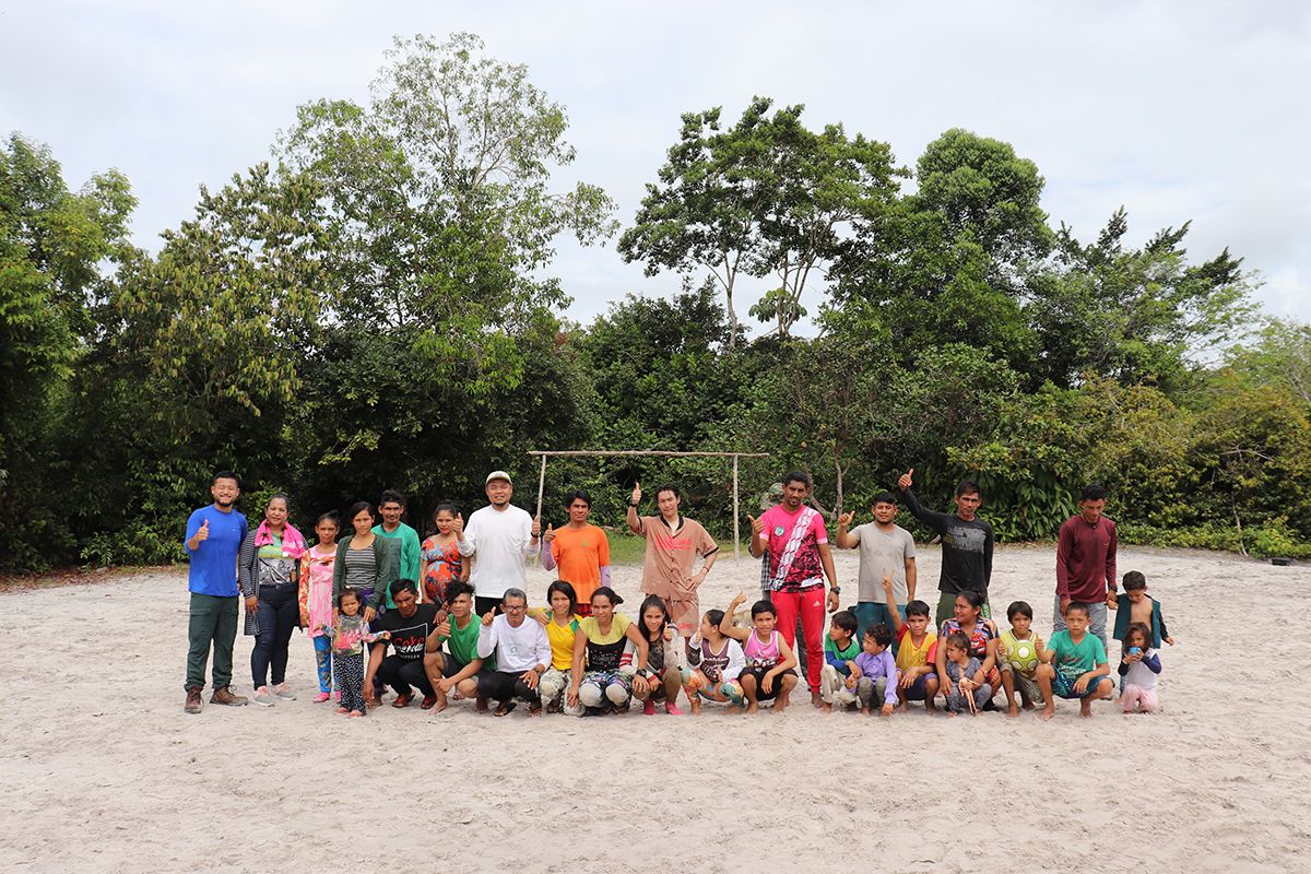 4校目の学校をつくり、先生や子どもたちと吉野朝社長