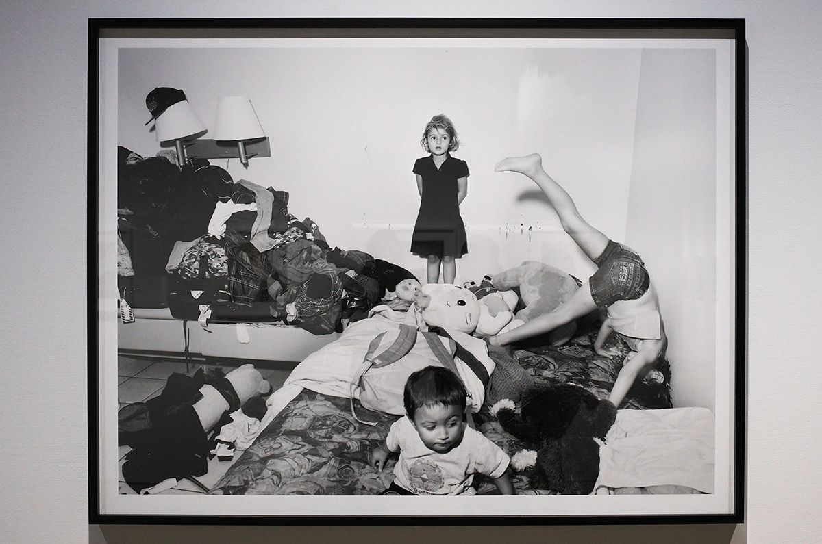 Home Suite Home, Kissimmee, Florida from the series Songbook,2012 ⓒ Alec Soth（東京都写真美術館での展示風景を著者が撮影）