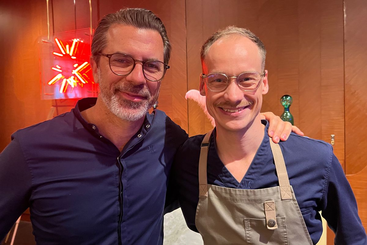 キャプション：カミナーダ氏（左）とリエン氏（右）