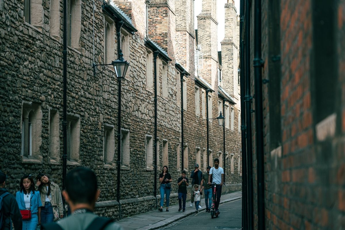 JoeyCheung / Shutterstock.com