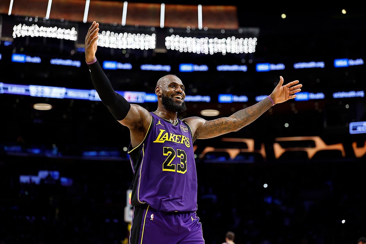 NBA史上最高の選手の一人として名高い、ロサンゼルス・レイカーズに所属するレブロン・ジェームズ選手　　Ronald Martinez / Getty Images