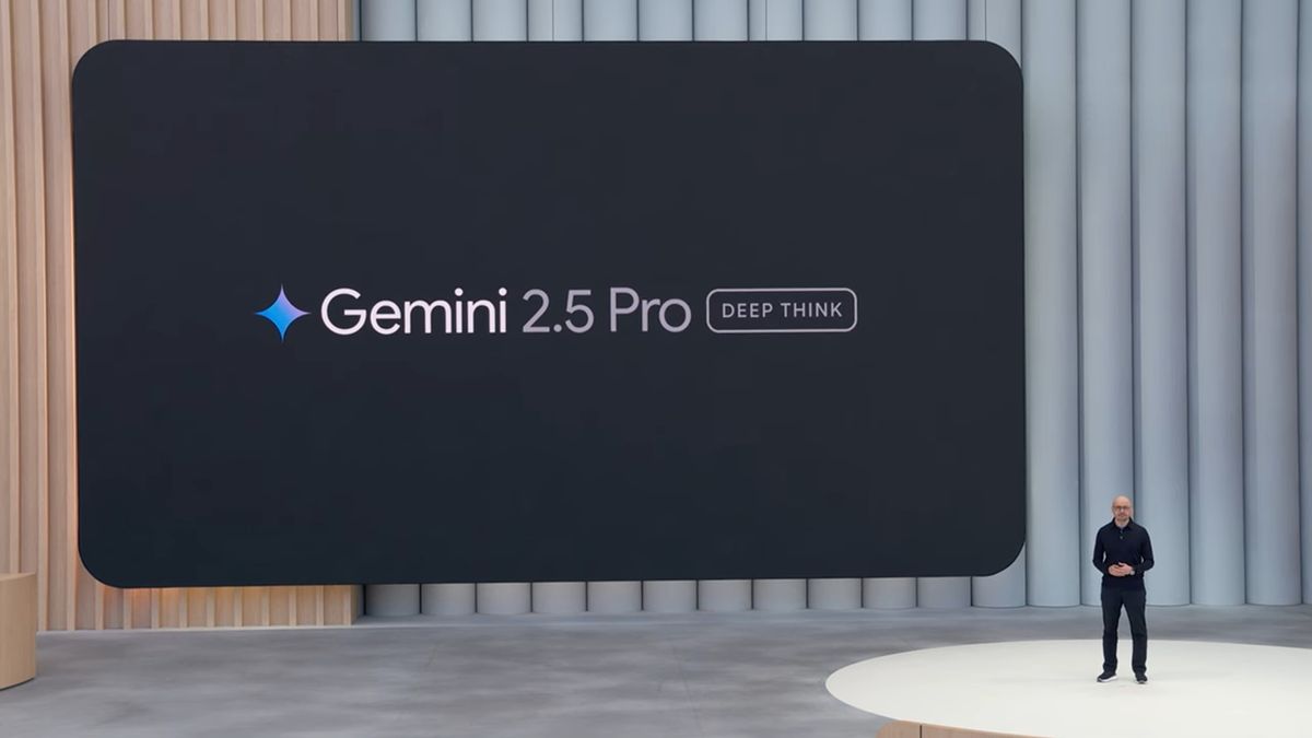 Gemini 2.5 Proは、複雑な問題を段階的に考える「Deep Think（ディープ・シンク）モード」と呼ばれる実験的機能を導入しているという（YouTubeのスクリーンショット）