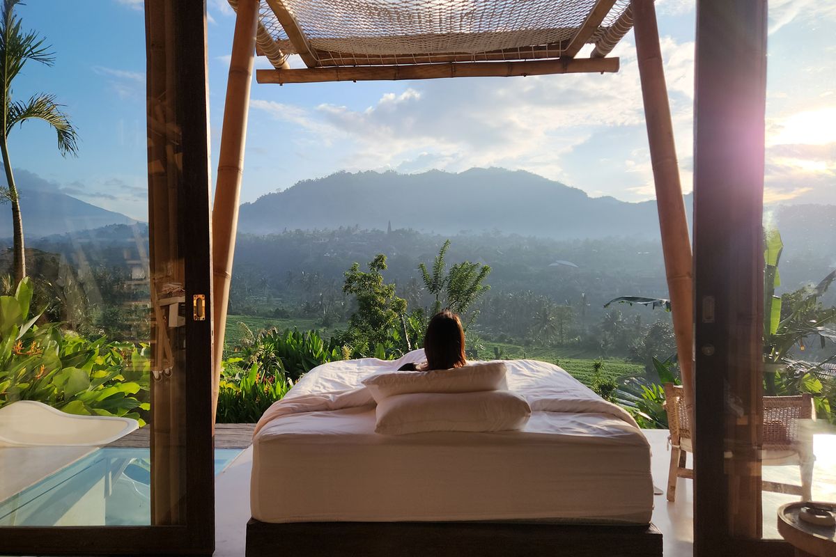 スライドベッドはレールの上を好きな位置に動かせる