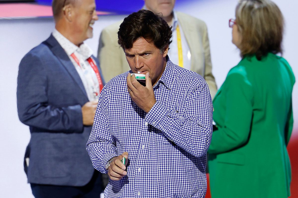 米有名政治コメンテーターのタッカー・カールソン（Chip Somodevilla / Getty Images）